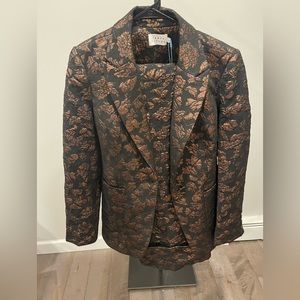 NWT GORGEOUS RARE FIND TANYA TAYLOR Embroidered suit-size 4- MSRP $1090